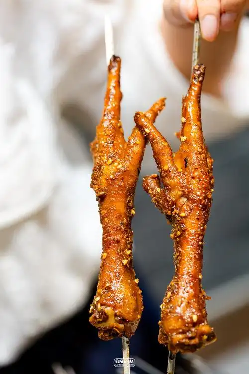 上海排前几的碳烤凤爪 ·烤串师傅都是老板二雷从吉林带过来的,最