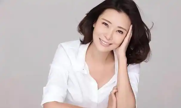 柯蓝:背景比韩雪还强大,没有插足别人婚姻,50岁也不想结婚