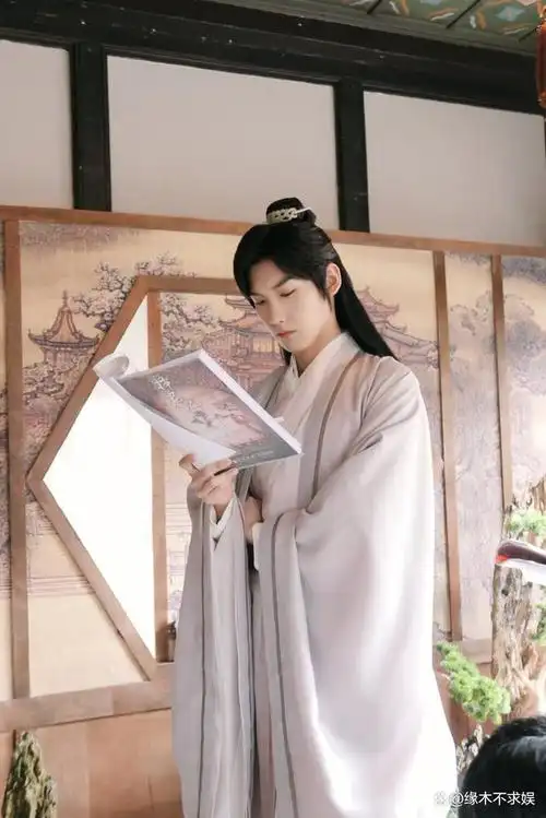 187cm的邢昭林真实比例如何线下被拍生图网友感慨不已