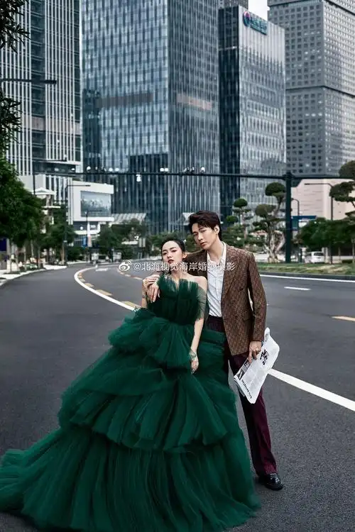 婚纱照风格推荐大家觉得这样的街拍婚纱照如何