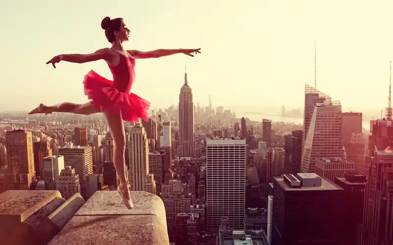 跳舞的女孩,红裙子,屋顶,城市 1080x1920 iphone 8/7/6/6s plus 壁纸