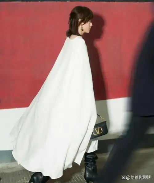 孙俪突然变美仿佛是她最美的时刻了下巴的痣引热议被疑整容