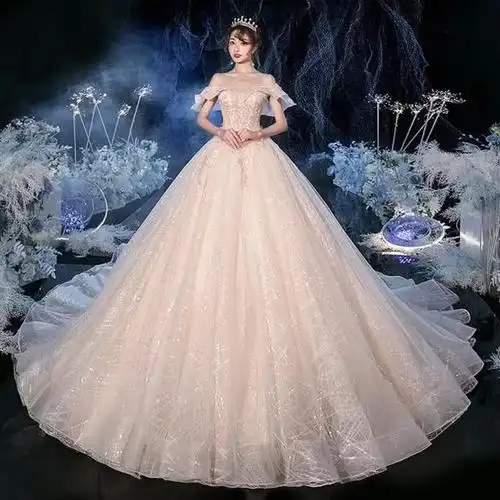 心理测试选一款你觉得最美的婚纱测你未来的另一半比你大几岁