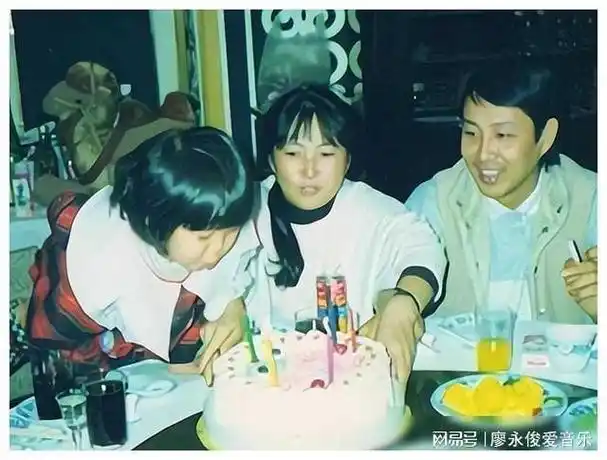 69岁杜宪惊艳依旧!陈道明却显老态,夫妇同框引热议