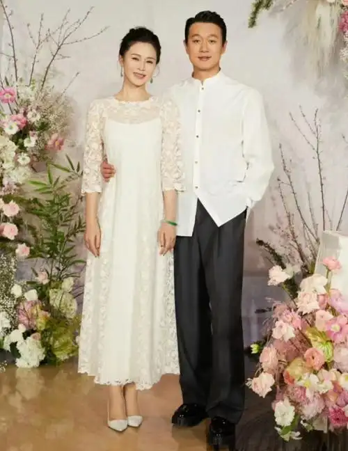 三个孩子露脸像爸爸,俩女儿身高均超一米七|关悦|董璇|爱妻_网易订阅