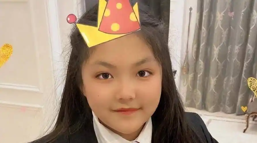 王诗龄长大堪比"整容",她曾经因为肥胖上过热搜,现在却瘦得认不出来了