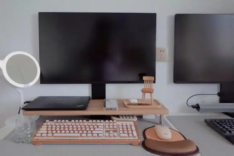 办公桌布置78孕晚期在家办公78极简原木风