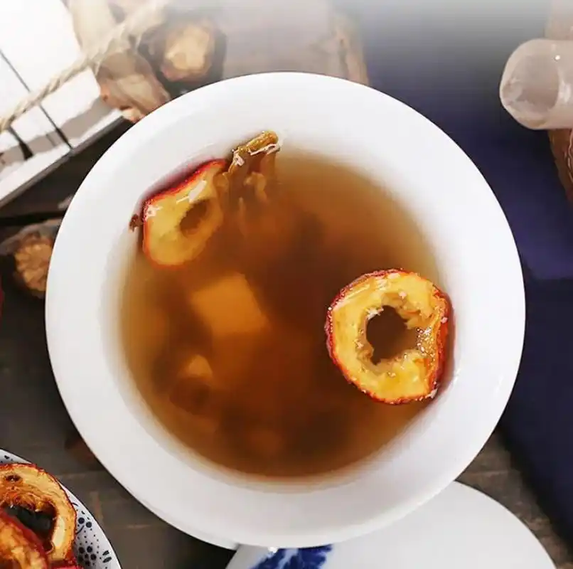 山楂 丹参泡水喝,解决动脉硬化 血管斑块 高血脂并不难 山楂在我们的