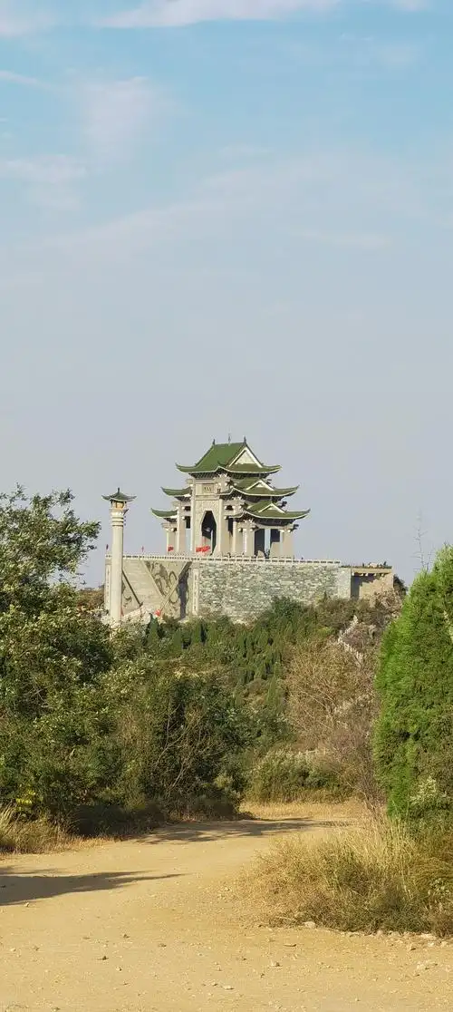 云梦山景区的"南天门"(由台湾人投资兴建)