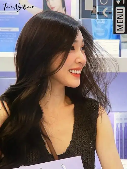 美貌依旧黄美英活动饭拍