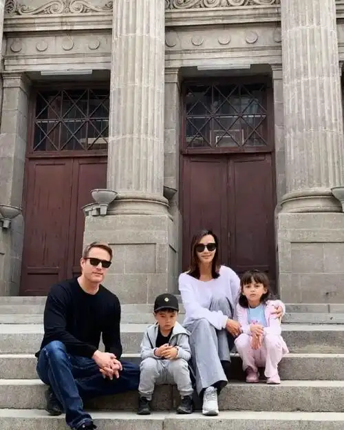 一,马雅舒一家四口基础款穿搭解析