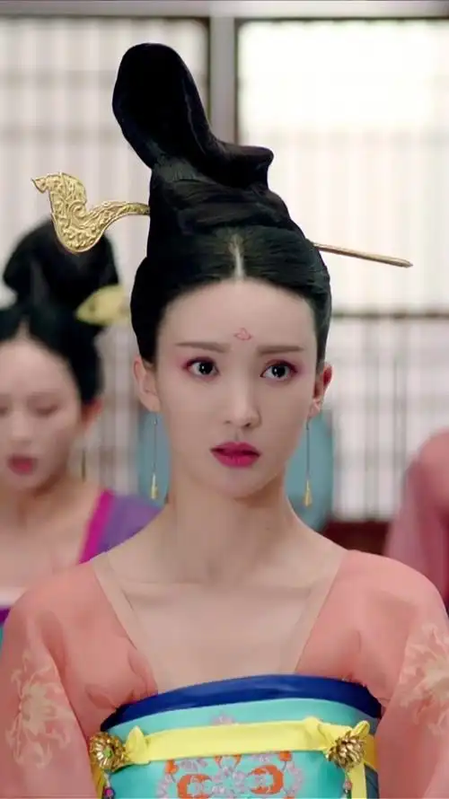 萌妃驾到步萌金晨饰