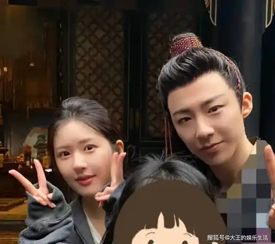 赵露思刘宇宁被曝酒吧聚餐,玩到凌晨四点,两人私下关系引猜测!