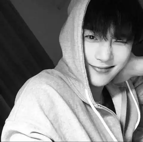 微信男头像成熟稳重仙气 男生头像图片大全 -【爱个性】