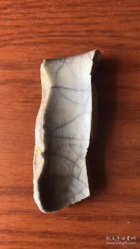 哥窑瓷片(2)---元代哥窑米黄釉瓷片