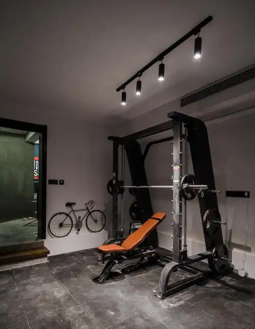 大户型工业混搭风健身房装修效果图