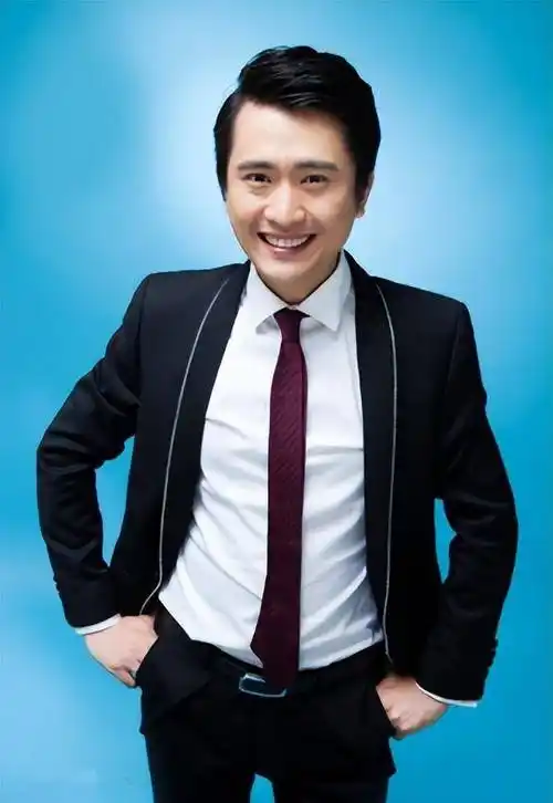 电视主持人杨帆一家四口幸福美满,就是大女儿让我"头疼"_父亲_小号