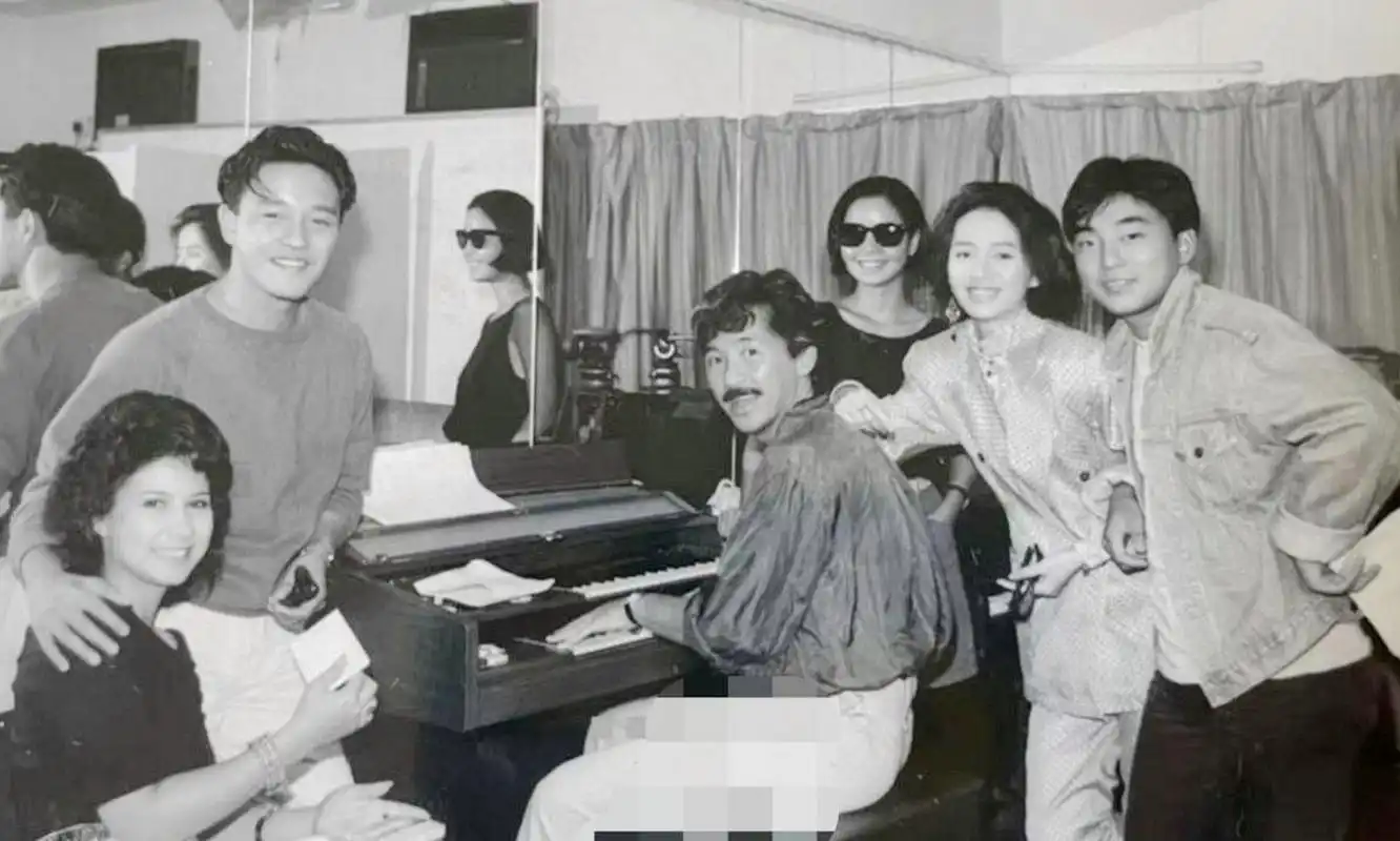 张国荣与邓丽君合影!