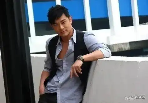 一代男神黄维德,年轻的时候帅气迷人十足!