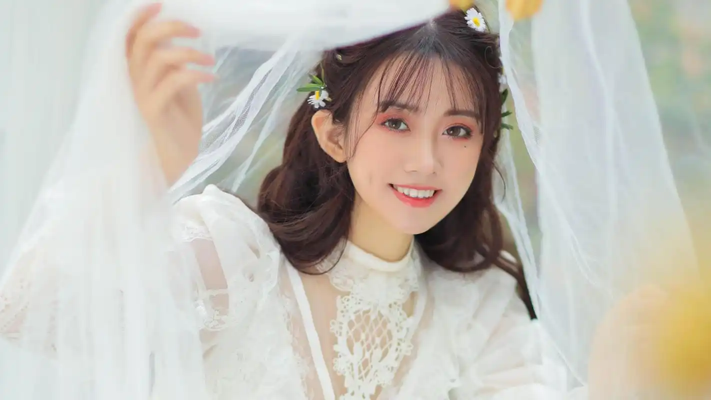 女生漂亮侧面唯美图片-美女壁纸 - 壁纸专辑