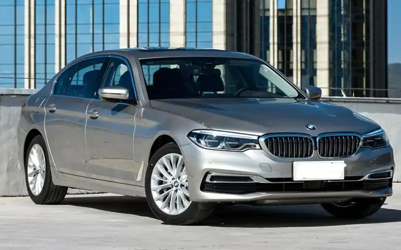 实拍五庸置疑的换代2020款宝马530li五系星空顶网友绝了