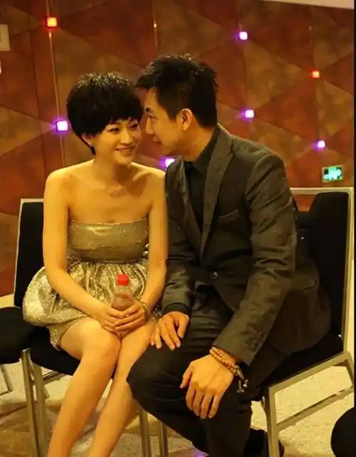 李小冉被赞人间清醒,情路坎坷的她终于翻身了?_孙东海_陆先生_事业