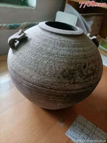 汉代双耳陶罐