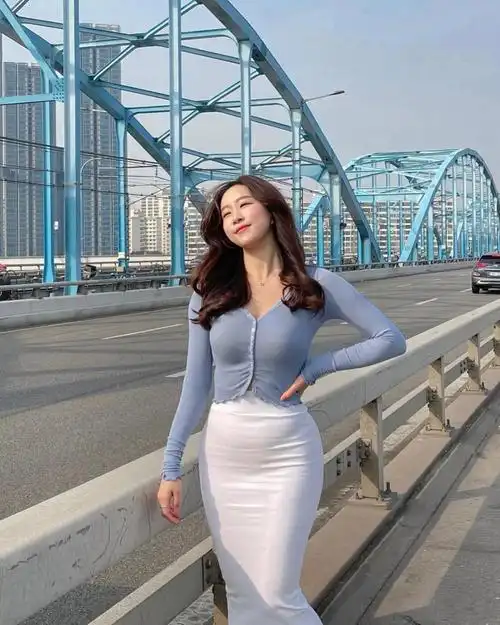 "美女硕士"大围度肉感火辣身材曝光,这才是男生喜欢的身材!