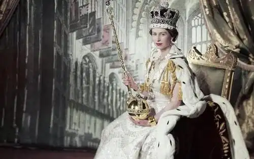 玛格丽特公主    单看伊丽莎白二世女王登基时的照片就惊艳了无仕人