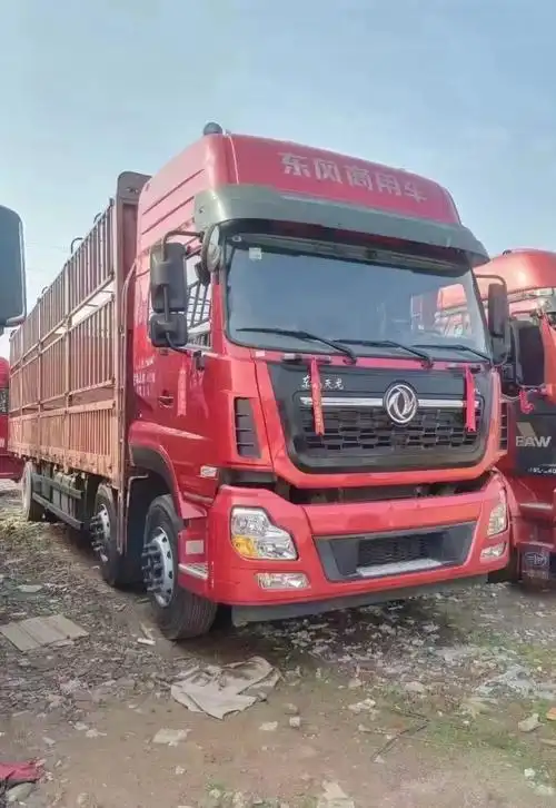 东风商用车天龙天龙前四后四9米6高栏货车