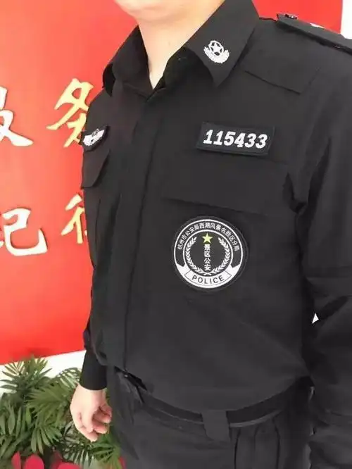 新警服又一款与美式警服有几分相似与深圳对比哪款更好