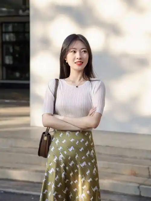 30岁的女人夏天怎么穿才漂亮?