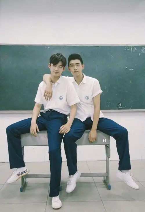 陈飞宇高中时期太帅了,打篮球的模样撞脸流川枫,不愧是漫画脸|星二代