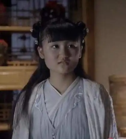 其实,女大十八变也还是有可能的,毕竟陆子艺小时候