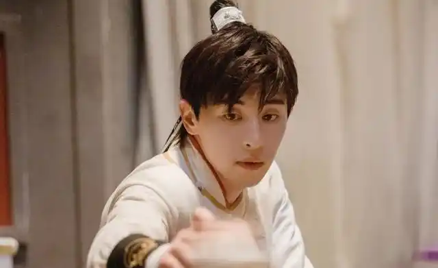 网曝邓伦下部戏定了古装剧!人气85花将任女主,颜控们的快乐来了