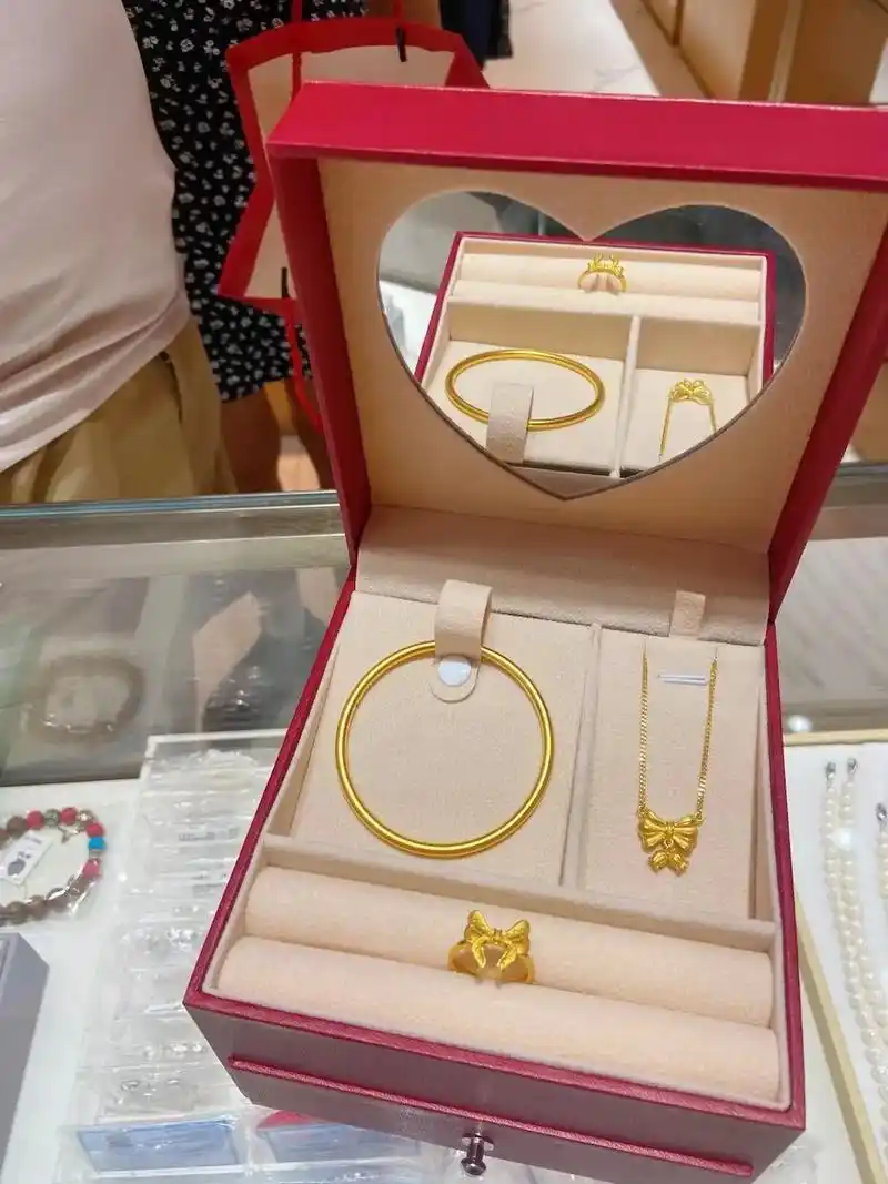 中国人结婚为啥要买三金足金你知道吗? #黄金首饰 #足金99 - 抖音