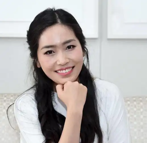 1988年,张艺谋婚内恋上巩俐,女儿张末8年不愿见他一面