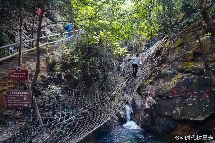 牛鱼嘴风景区位于清远市中心城区东部大帽山