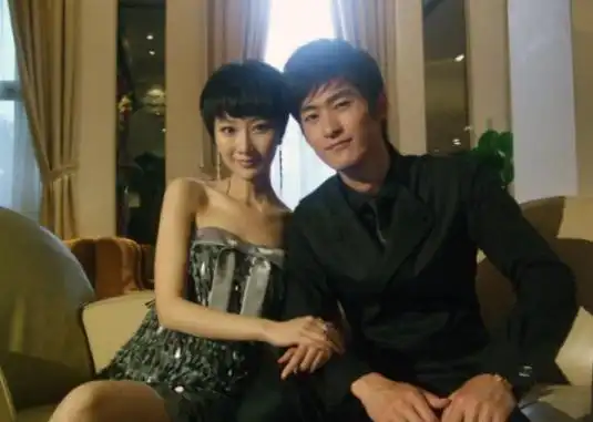 云朵的老公是谁,刀郎一家四口的照片(《流星雨》慕容云朵首晒女儿正脸