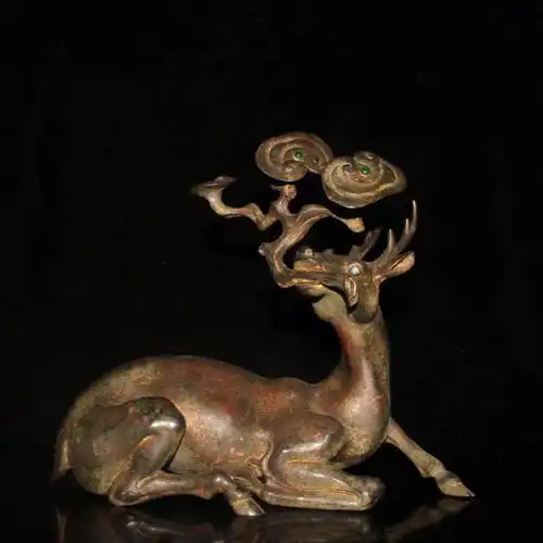 紫铜鹿摆件 做工精细 品相如图 尺寸:长27厘米 宽11.