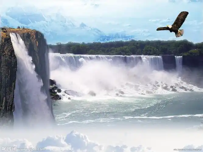 自然风景瀑布大鹏展翅图片