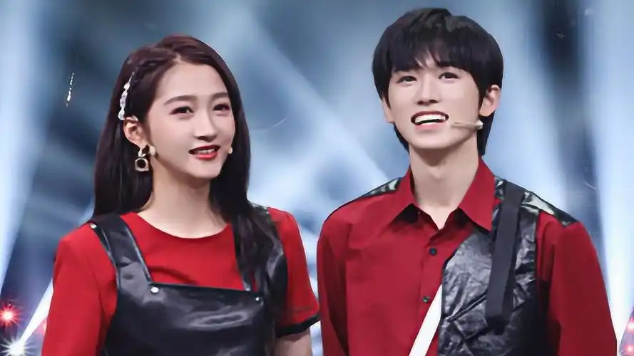 王牌对王牌第6季华晨宇蒙贾玲眼睛超有爱关晓彤宋亚轩秒解谜