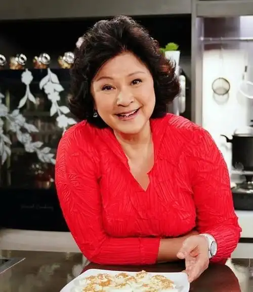 好在张铮离婚后身边一直有一位女士陪伴,所以此番离开人世也并不孤独