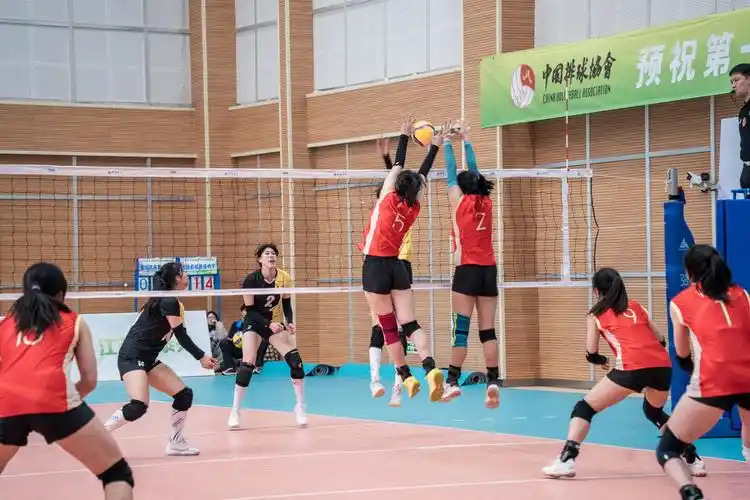 重庆市第八中学校女子排球队参加第一届全国中学生排球区域联赛总决赛