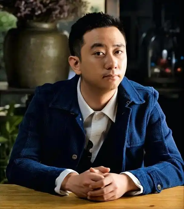 39岁王自健:自曝曾遭妻子家暴,挨了500多个耳光,财产全被转移