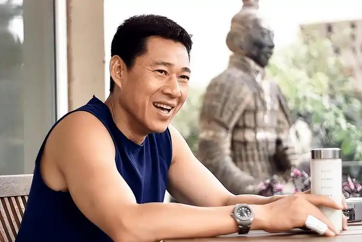 只是两个人在婚后没有生下属于他们的孩子,张博宇是张丰毅跟霍凡两个