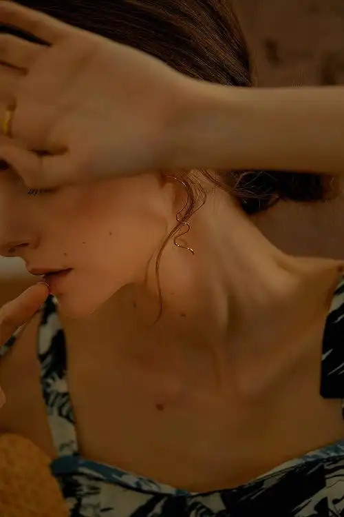 午后的阳光 饰品拍摄 商业摄影 时尚穿搭 高级感