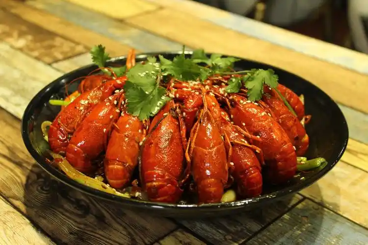 特色椒盐小龙虾