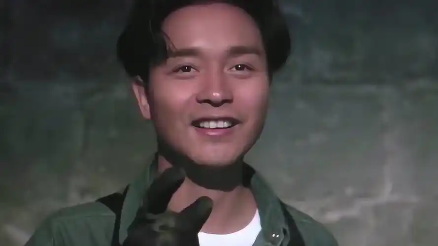 《纵横四海》张国荣帅气时刻,哥哥永远是那么英俊潇洒