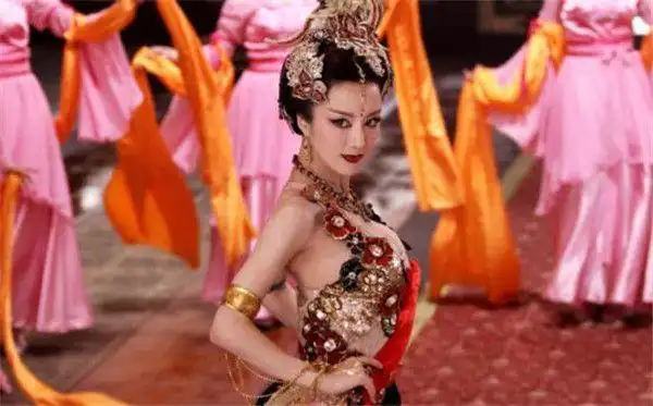 苏妲己有那么诱人吗当周朝人杀妲己时连刽子手都被其美色迷住